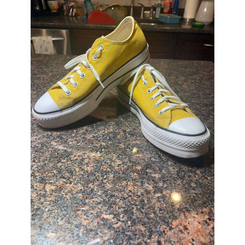 Converse Chuck Taylor All Star Shoes Womens Size 9 Yellow Platform Canvas Low